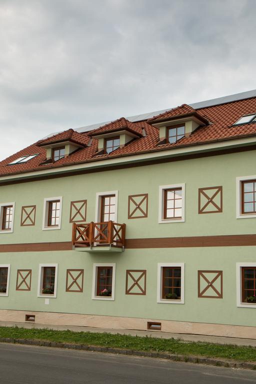 Penzion Tri Koruny Spisska Stara Ves Exteriör bild