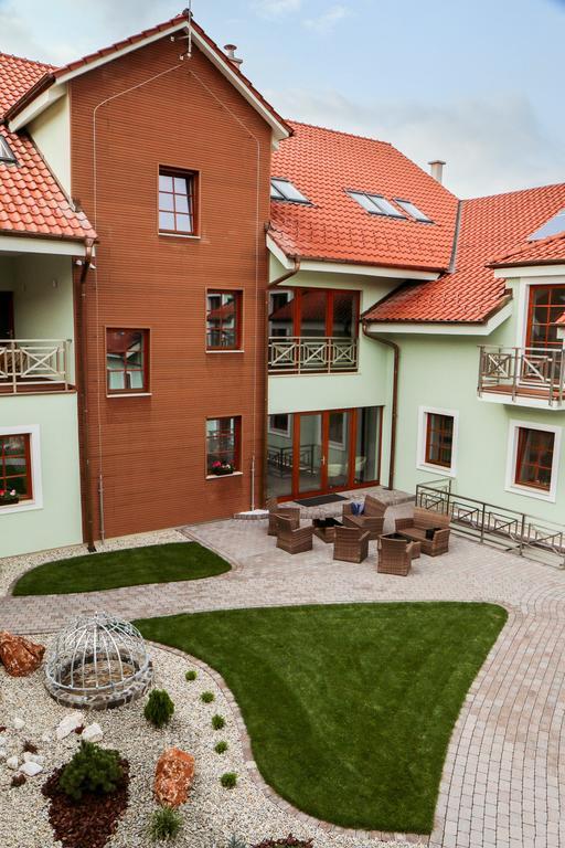 Penzion Tri Koruny Spisska Stara Ves Exteriör bild